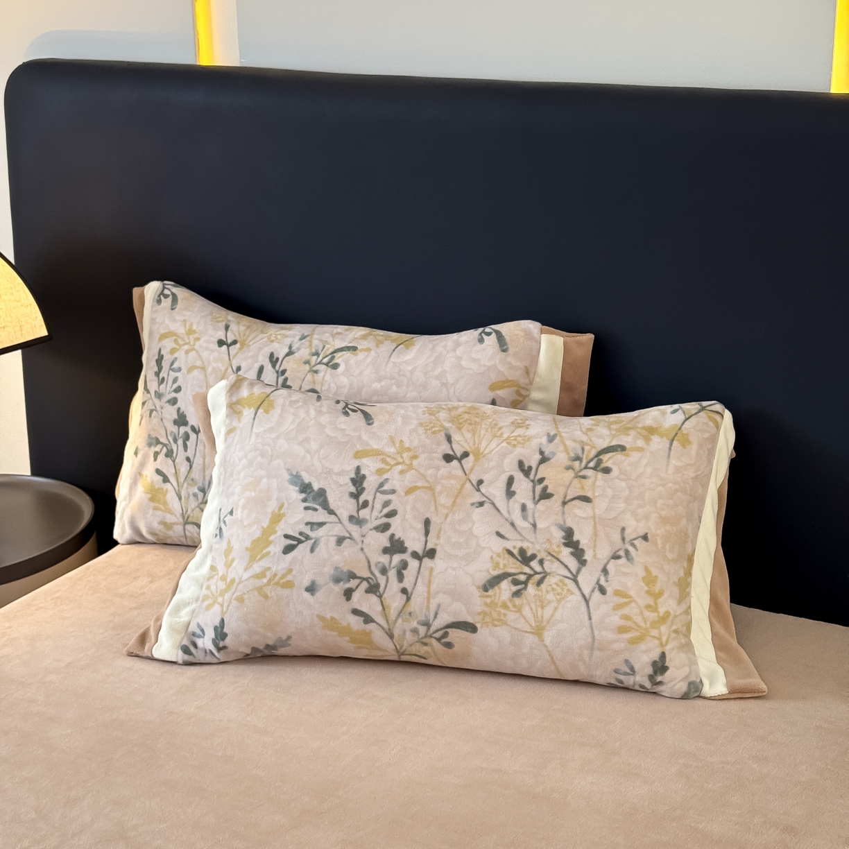 91家纺网 家纺一手货源 找家纺 KA家纺 2025新款秋冬轻奢高克重双拼角牛奶绒四件套 鎏金岁月