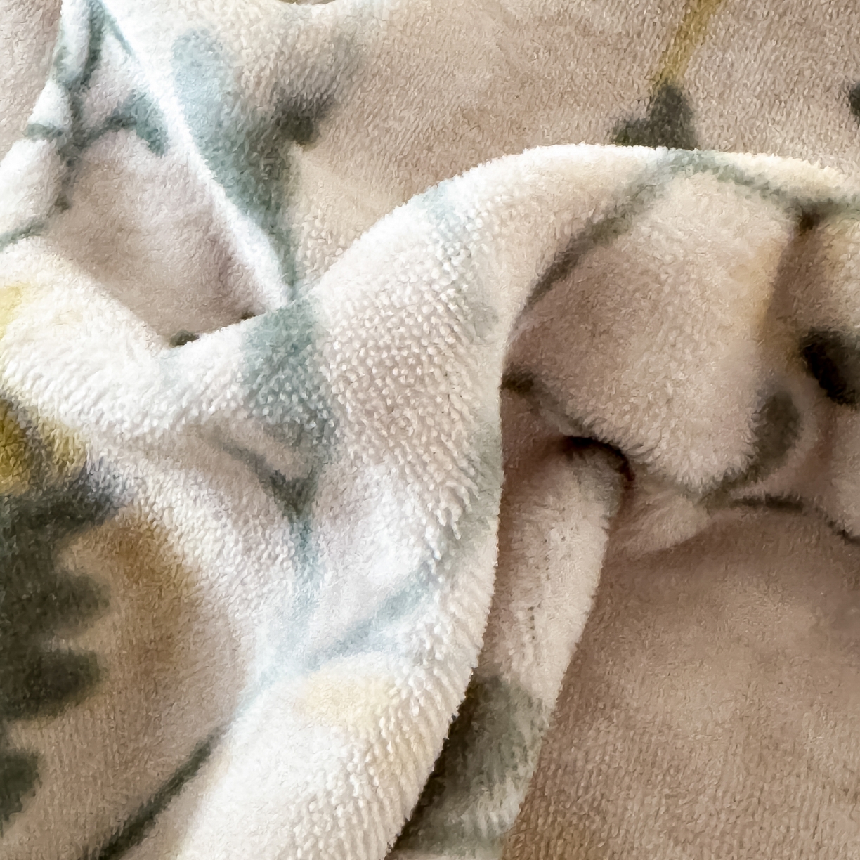 91家纺网 家纺一手货源 找家纺 KA家纺 2025新款秋冬轻奢高克重双拼角牛奶绒四件套 鎏金岁月