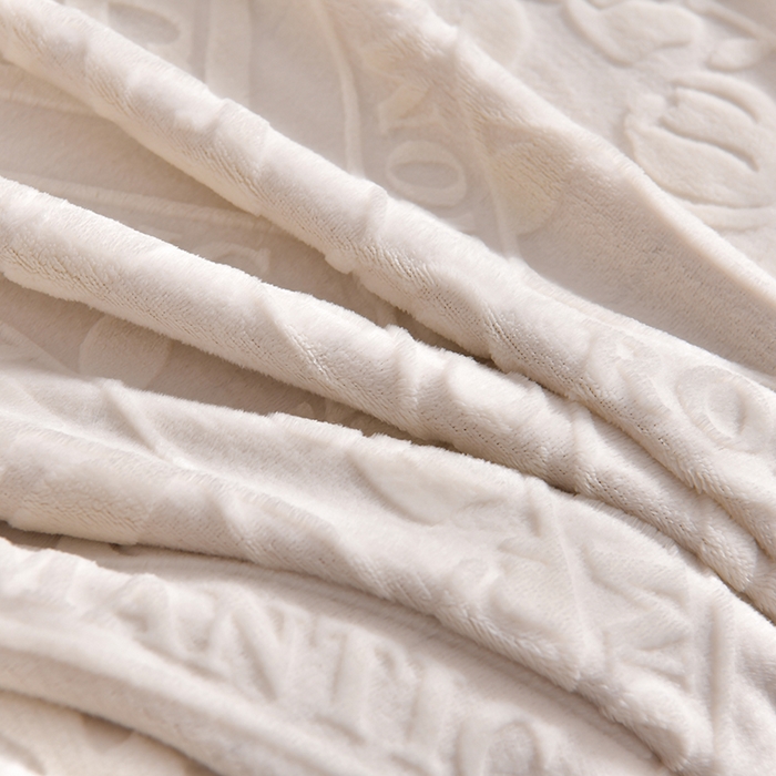 91家纺网 家纺一手货源 找家纺 畅畅家纺 2025新款亲肤舒适冬季保暖8斤重牛奶绒6D雕花绒床单四件套 欧式风情-奶白