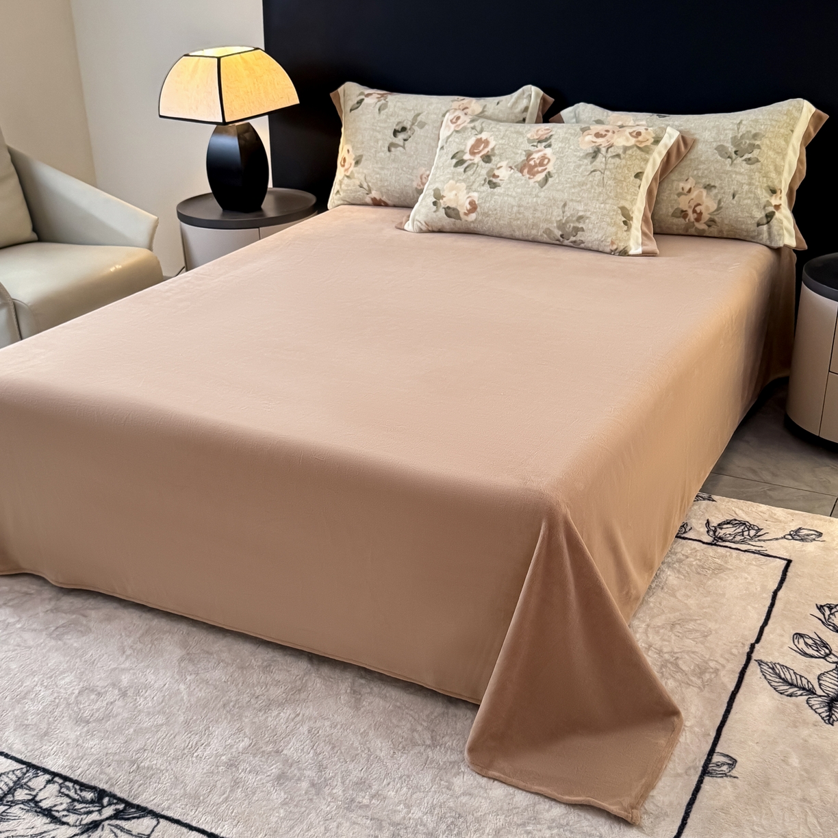 91家纺网 家纺一手货源 找家纺 KA家纺 2025新款秋冬轻奢高克重双拼角牛奶绒四件套 木棉花