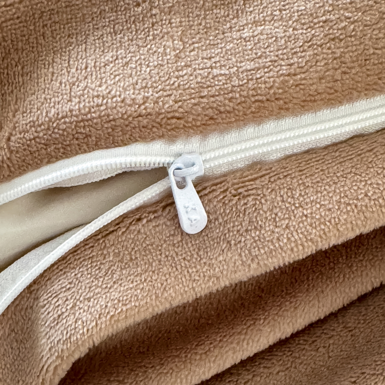 91家纺网 家纺一手货源 找家纺 KA家纺 2025新款秋冬轻奢高克重双拼角牛奶绒四件套 木棉花