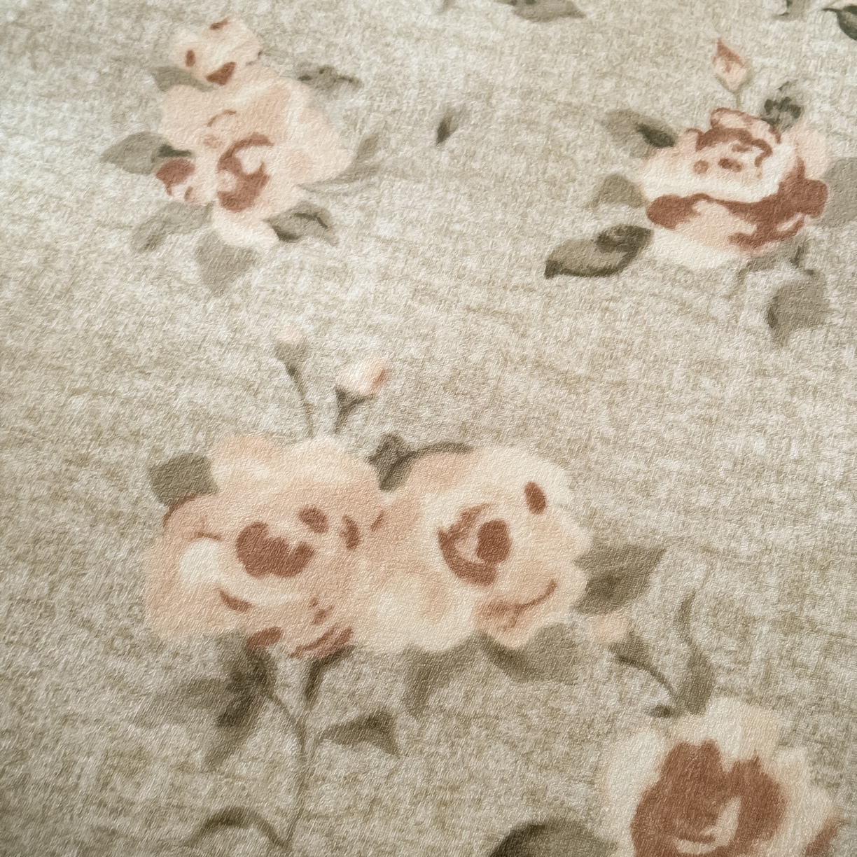 91家纺网 家纺一手货源 找家纺 KA家纺 2025新款秋冬轻奢高克重双拼角牛奶绒四件套 木棉花