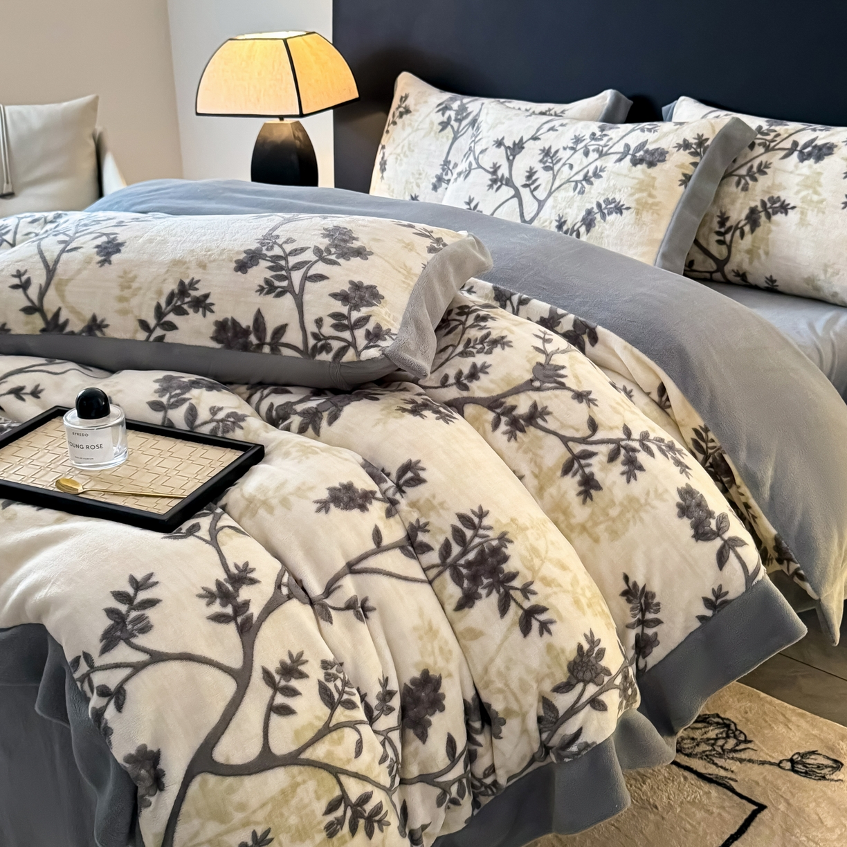 91家纺网 家纺一手货源 找家纺 KA家纺 2025新款秋冬轻奢高克重双拼角牛奶绒四件套 山奈