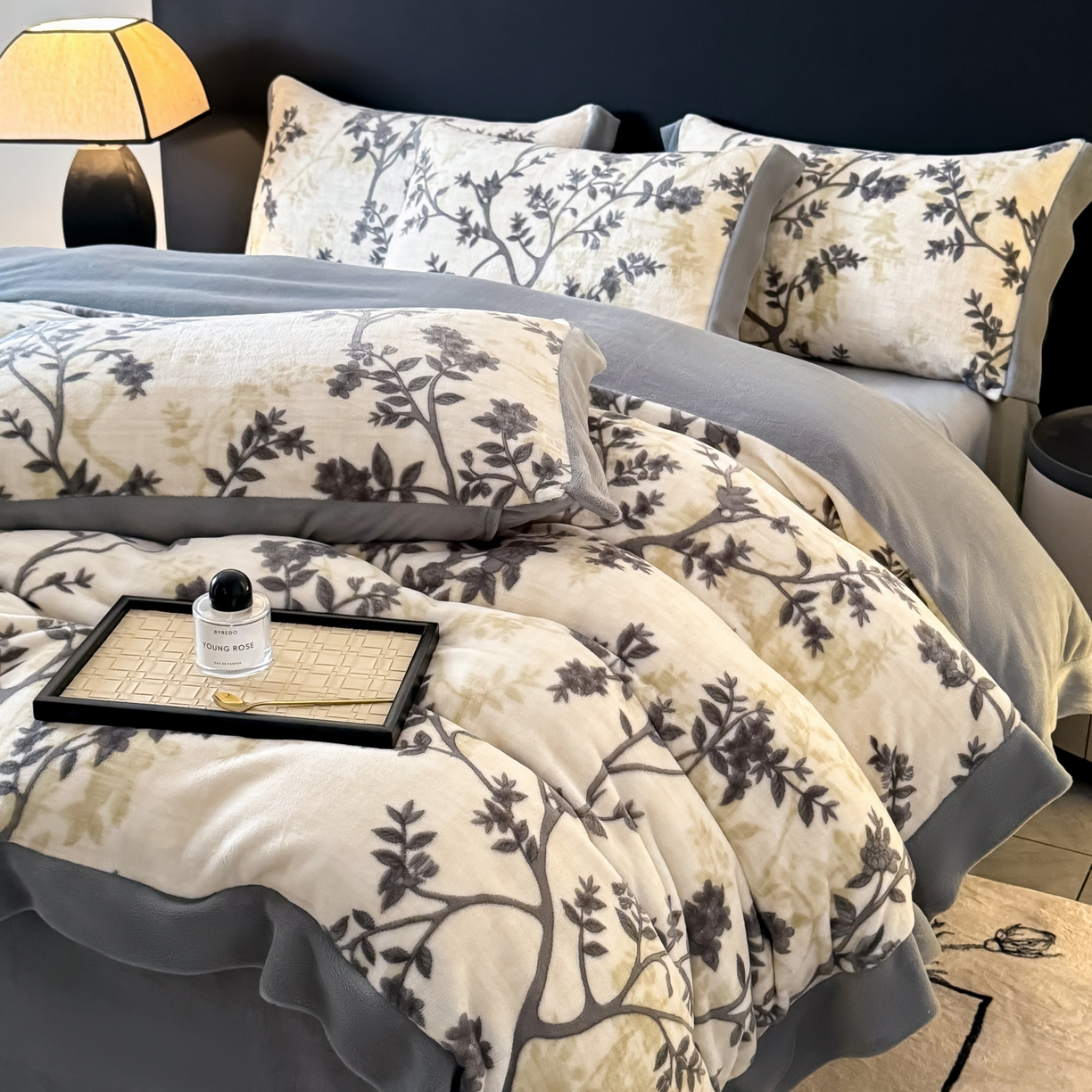 91家纺网 家纺一手货源 找家纺 KA家纺 2025新款秋冬轻奢高克重双拼角牛奶绒四件套 山奈