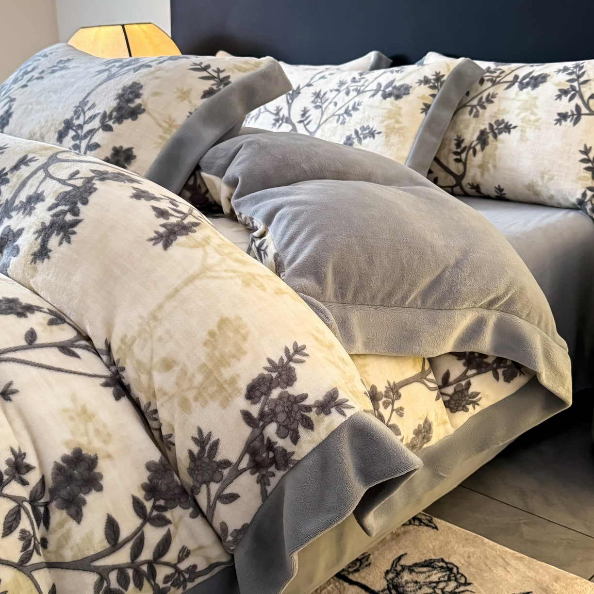 91家纺网 家纺一手货源 找家纺 KA家纺 2025新款秋冬轻奢高克重双拼角牛奶绒四件套 山奈