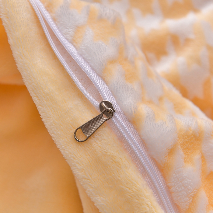 91家纺网 家纺一手货源 找家纺 畅畅家纺 2025新款亲肤舒适冬季保暖8斤重牛奶绒6D雕花绒床单四件套 千鸟格-奶黄