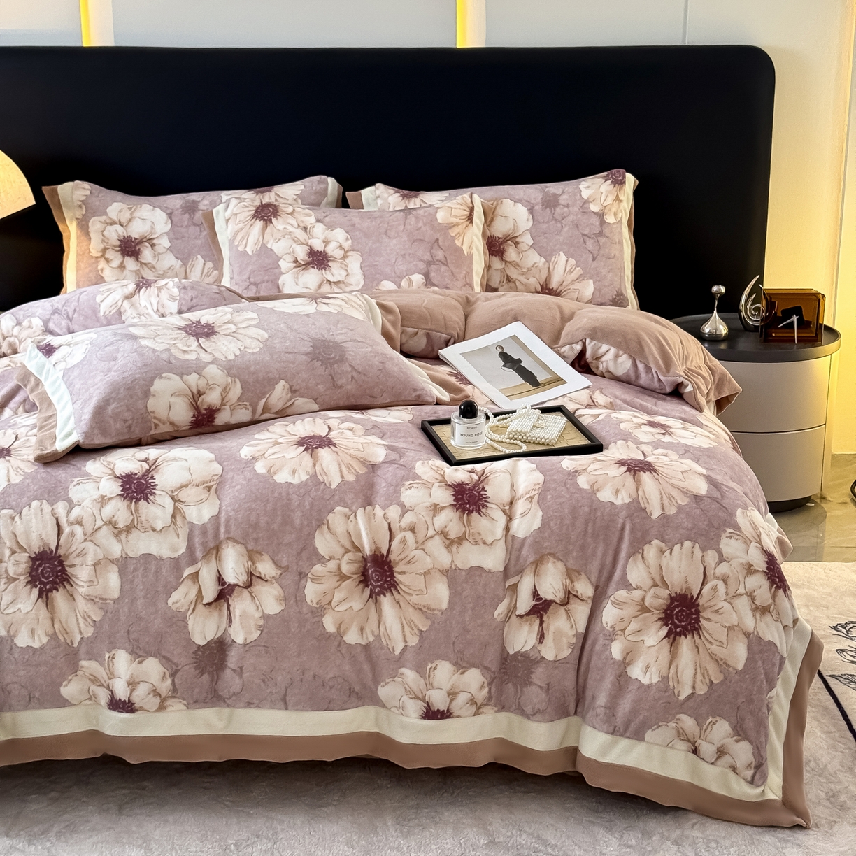 91家纺网 家纺一手货源 找家纺 KA家纺 2025新款秋冬轻奢高克重双拼角牛奶绒四件套 虞美人