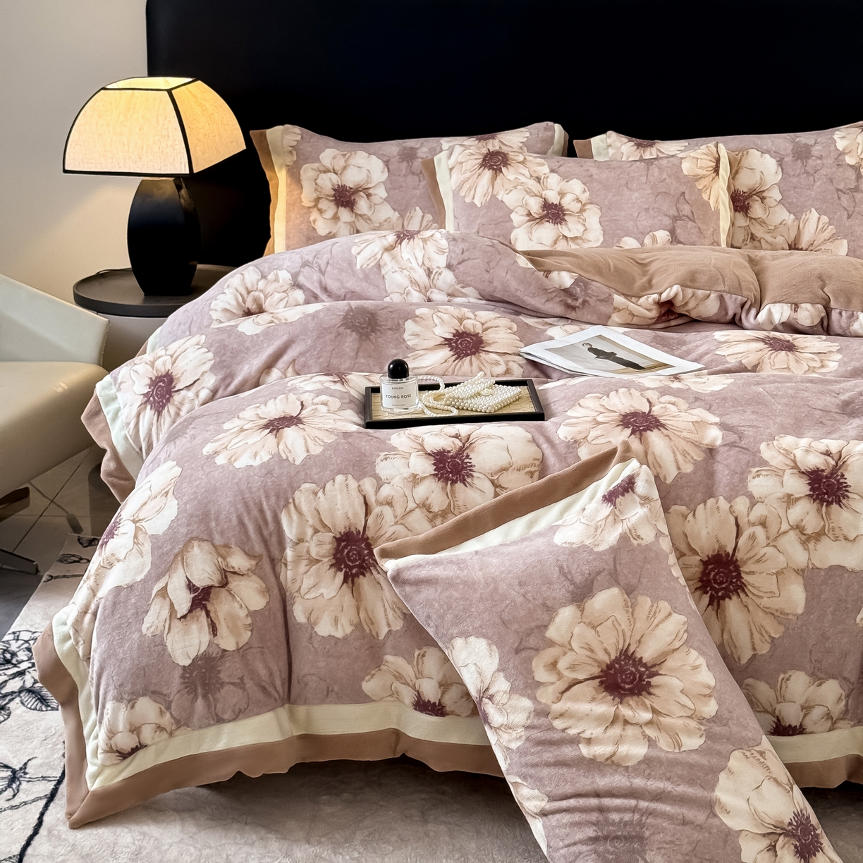 91家纺网 家纺一手货源 找家纺 KA家纺 2025新款秋冬轻奢高克重双拼角牛奶绒四件套 虞美人