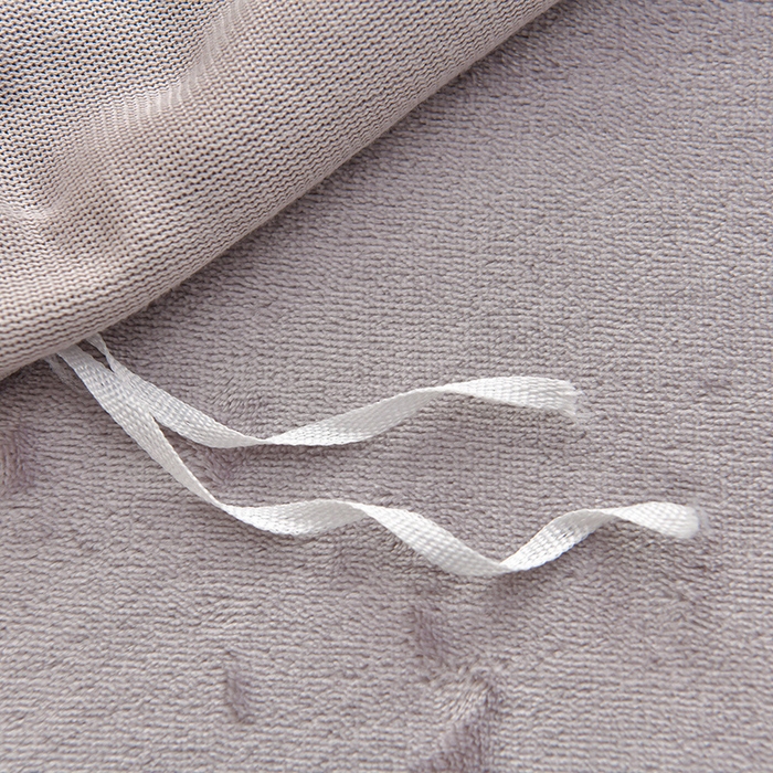 91家纺网 家纺一手货源 找家纺 畅畅家纺 2025新款亲肤舒适冬季保暖8斤重牛奶绒6D雕花绒床单四件套 小雏菊-浅蓝