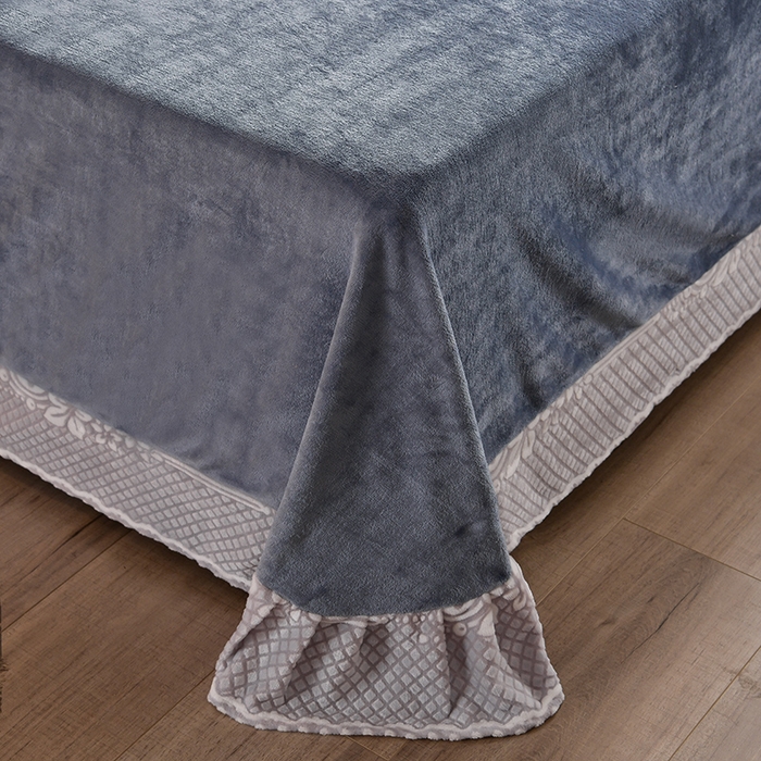 91家纺网 家纺一手货源 找家纺 畅畅家纺 2025新款亲肤舒适冬季保暖8斤重牛奶绒6D雕花绒床单四件套 小方格灰