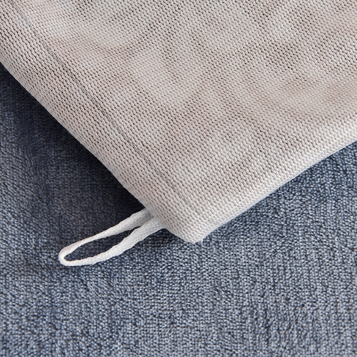 91家纺网 家纺一手货源 找家纺 畅畅家纺 2025新款亲肤舒适冬季保暖8斤重牛奶绒6D雕花绒床单四件套 小方格灰