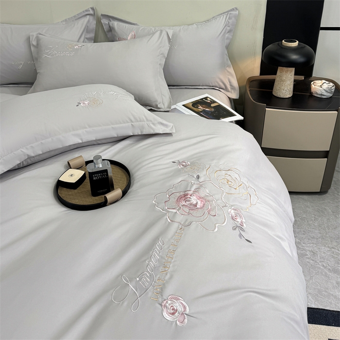 91家纺网 家纺一手货源 找家纺 悦织湾家纺 90克磨毛刺绣纯色四件套2025新款轻奢韩版公主风精致床上用品绣花亲肤水洗棉4件套 遇见-灰色