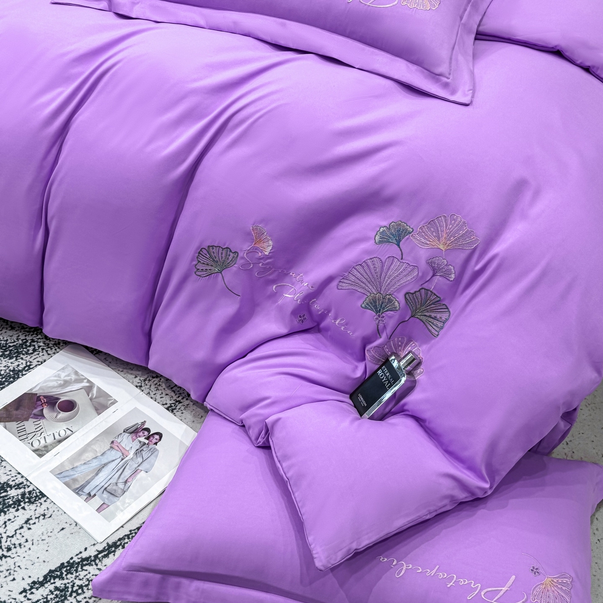 91家纺网 家纺一手货源 找家纺 悦织湾家纺 90克磨毛刺绣纯色四件套2025新款轻奢韩版公主风精致床上用品绣花亲肤水洗棉4件套 新银杏-紫色