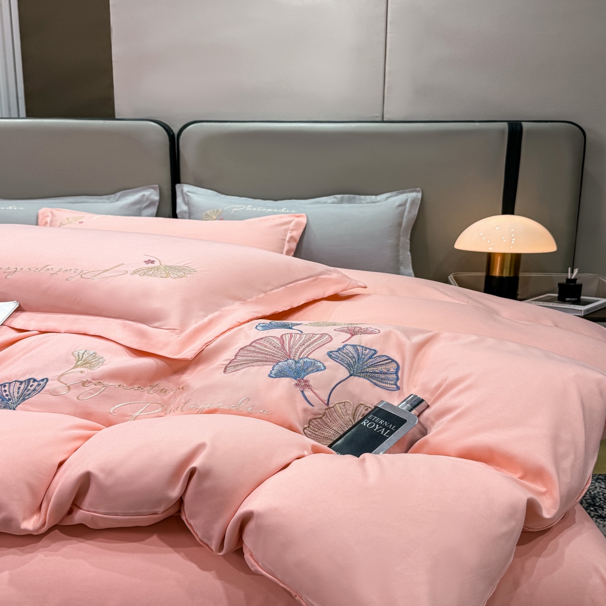 91家纺网 家纺一手货源 找家纺 悦织湾家纺 90克磨毛刺绣纯色四件套2025新款轻奢韩版公主风精致床上用品绣花亲肤水洗棉4件套 新银杏-玉色