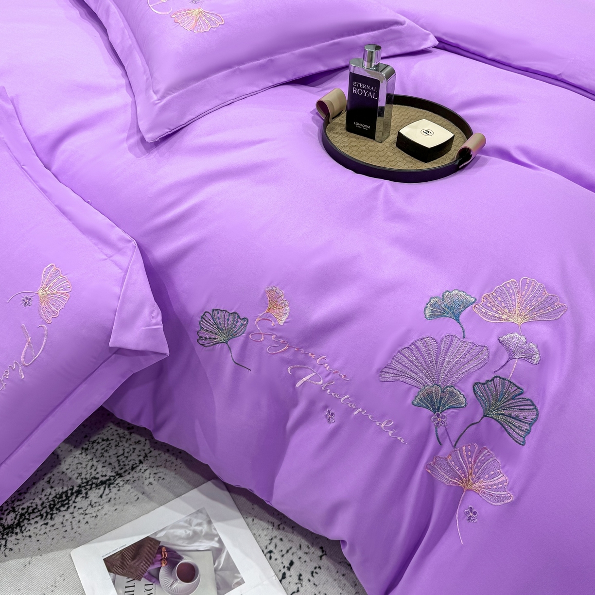 91家纺网 家纺一手货源 找家纺 悦织湾家纺 90克磨毛刺绣纯色四件套2025新款轻奢韩版公主风精致床上用品绣花亲肤水洗棉4件套 新银杏-紫色