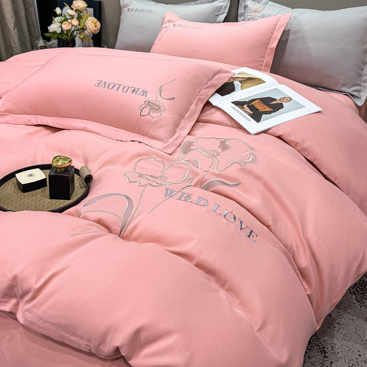 91家纺网 家纺一手货源 找家纺 悦织湾家纺 90克磨毛刺绣纯色四件套2025新款轻奢韩版公主风精致床上用品绣花亲肤水洗棉4件套 诗诺-玉色