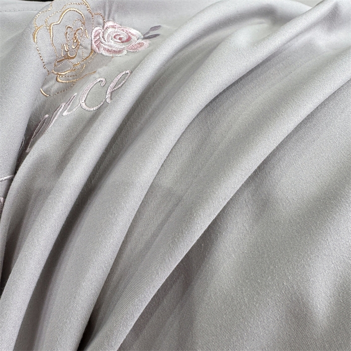 91家纺网 家纺一手货源 找家纺 悦织湾家纺 90克磨毛刺绣纯色四件套2025新款轻奢韩版公主风精致床上用品绣花亲肤水洗棉4件套 遇见-灰色