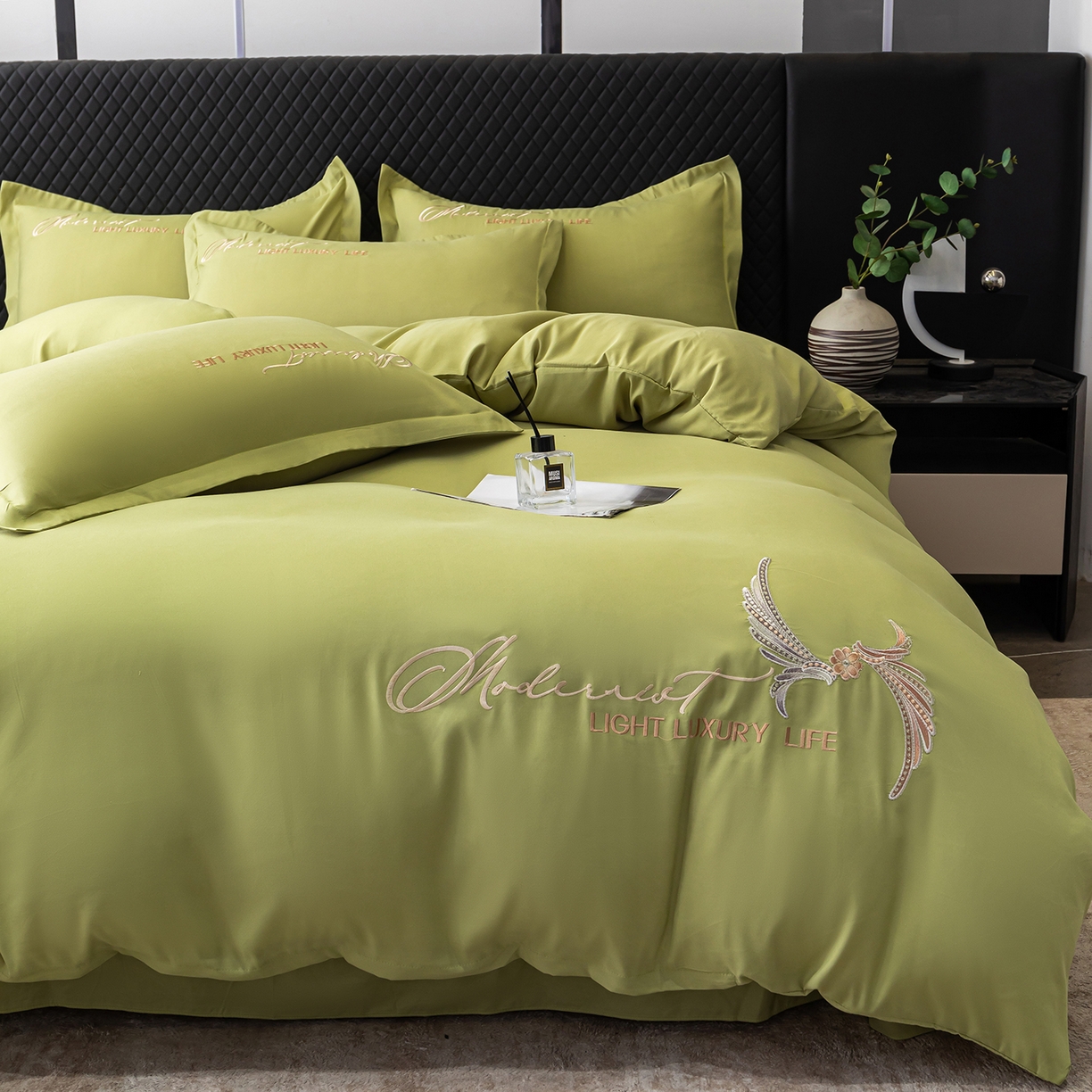 91家纺网 家纺一手货源 找家纺 悦织湾家纺 90克磨毛刺绣纯色四件套2025新款轻奢韩版公主风精致床上用品绣花亲肤水洗棉4件套 宽境-果绿