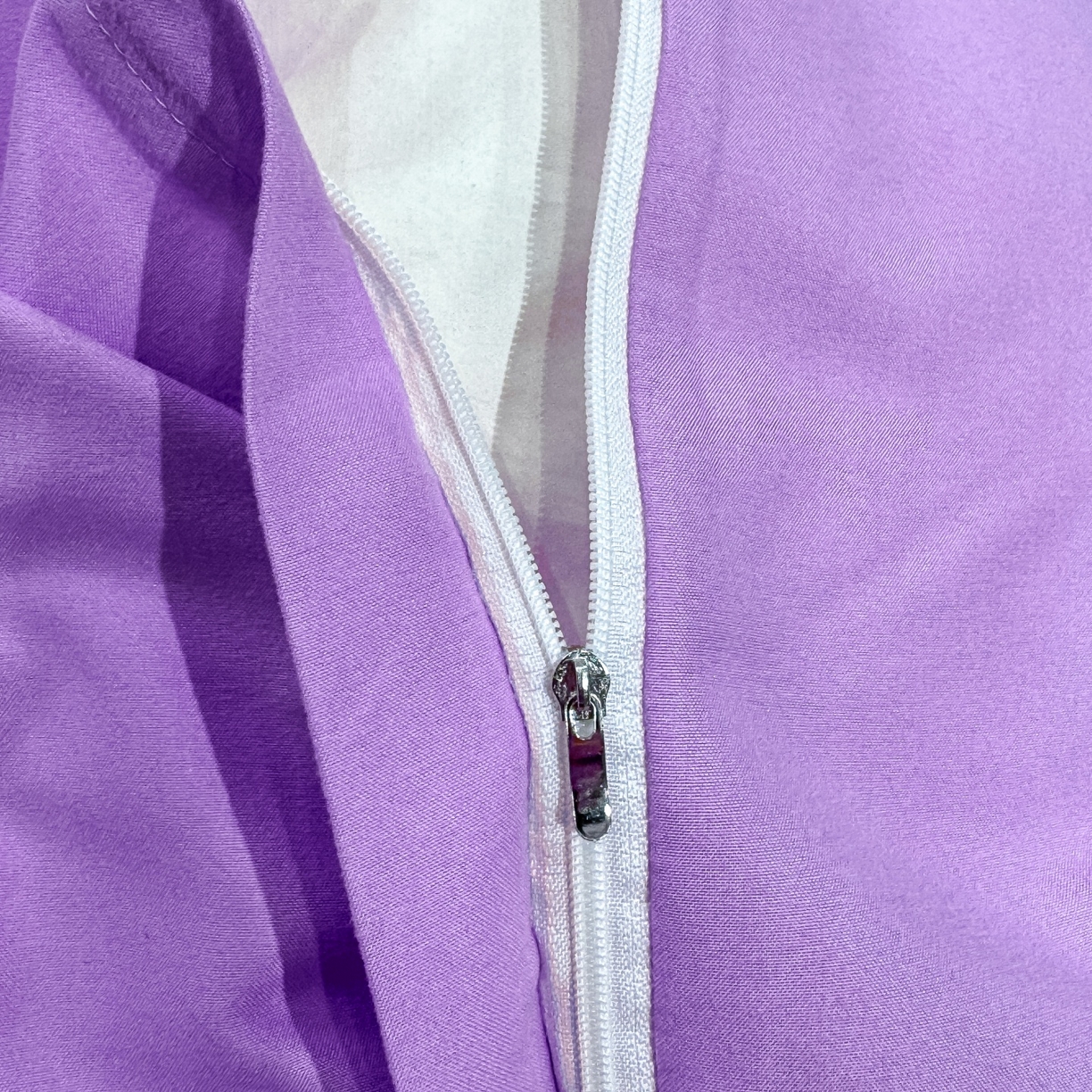 91家纺网 家纺一手货源 找家纺 悦织湾家纺 90克磨毛刺绣纯色四件套2025新款轻奢韩版公主风精致床上用品绣花亲肤水洗棉4件套 新银杏-紫色