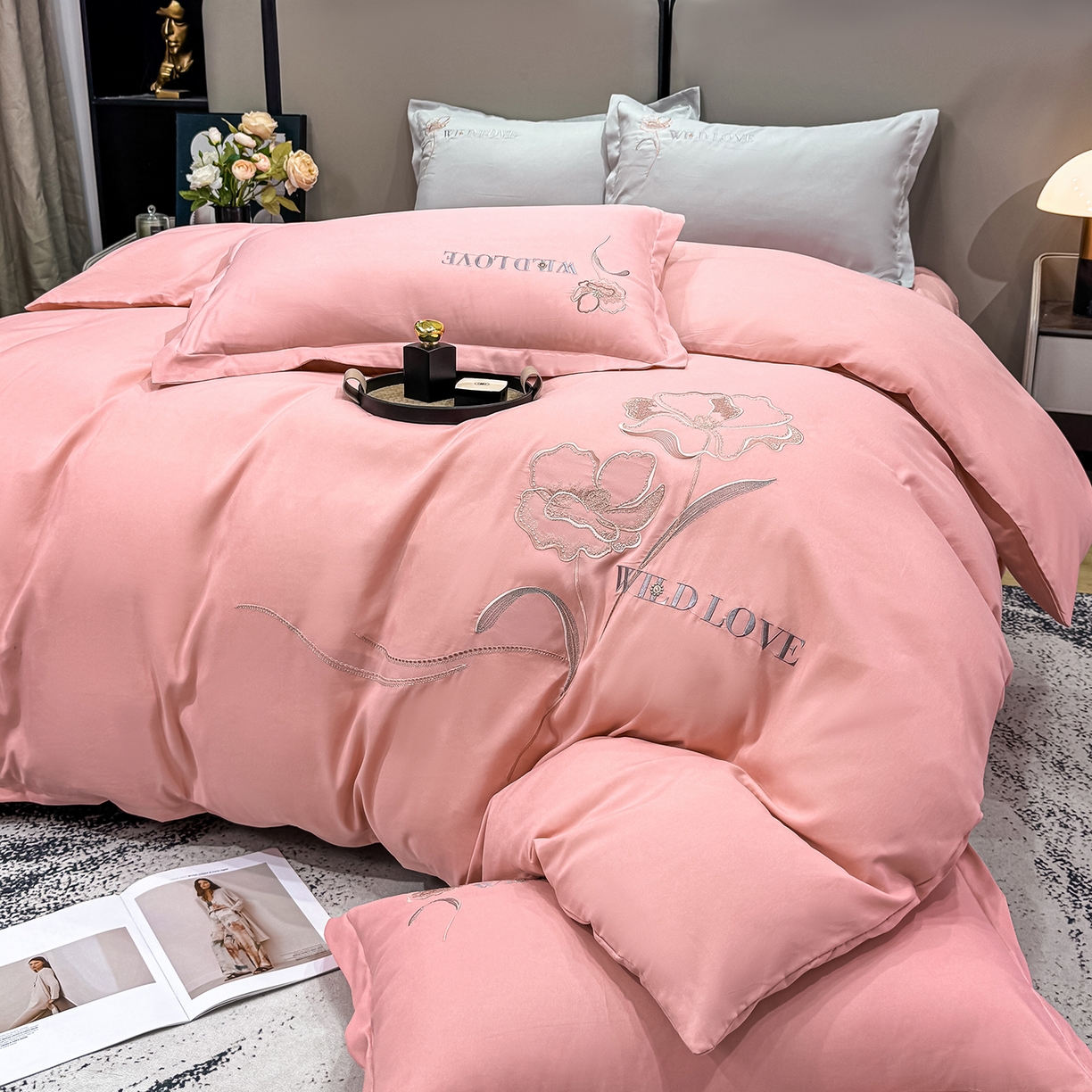 91家纺网 家纺一手货源 找家纺 悦织湾家纺 90克磨毛刺绣纯色四件套2025新款轻奢韩版公主风精致床上用品绣花亲肤水洗棉4件套 诗诺-玉色