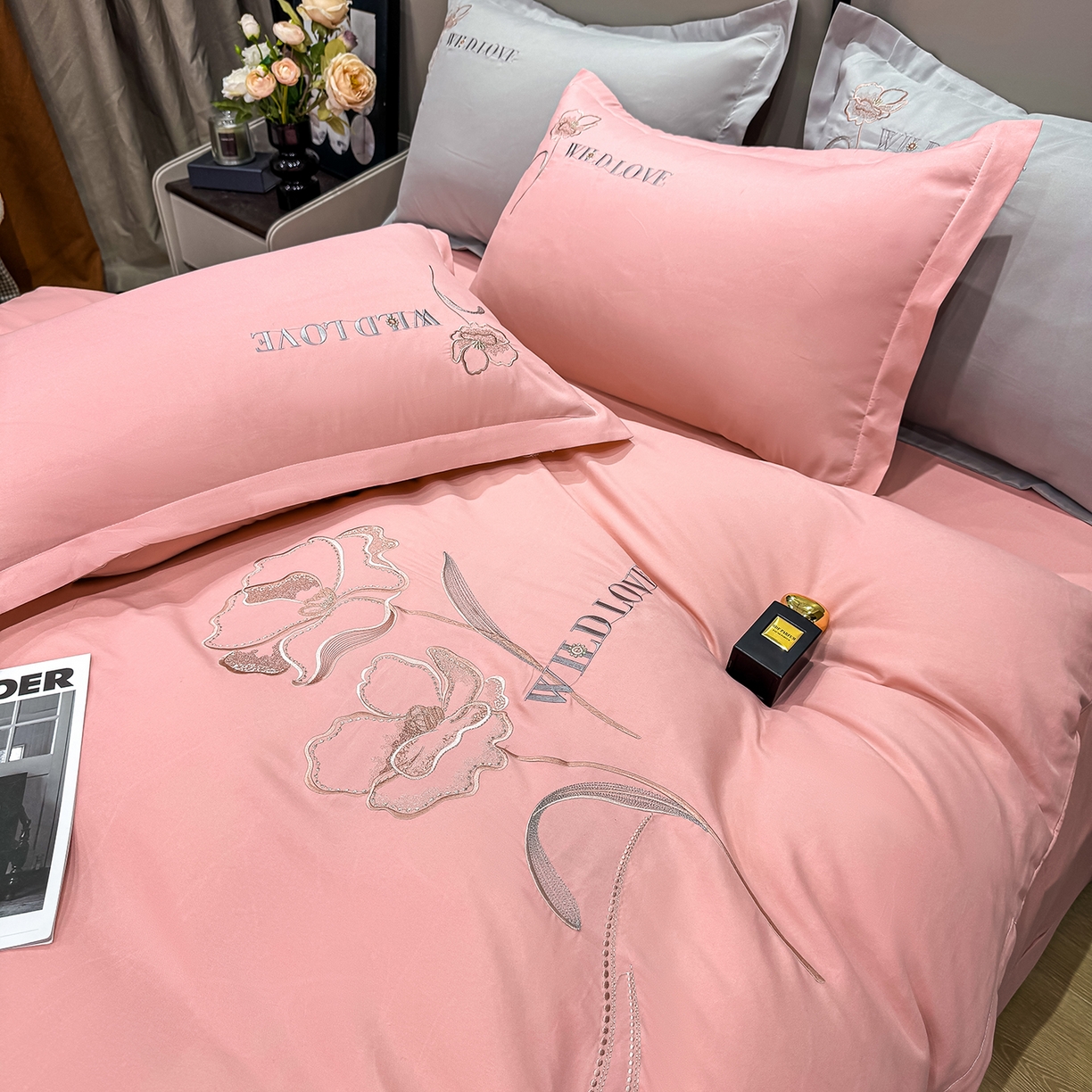 91家纺网 家纺一手货源 找家纺 悦织湾家纺 90克磨毛刺绣纯色四件套2025新款轻奢韩版公主风精致床上用品绣花亲肤水洗棉4件套 诗诺-玉色