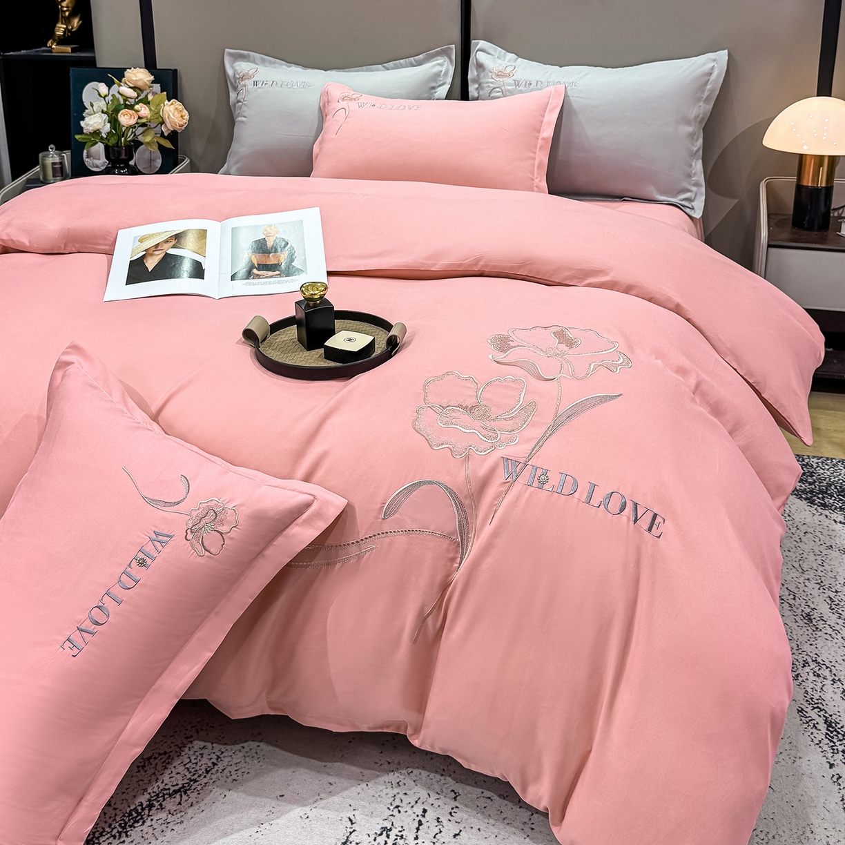 91家纺网 家纺一手货源 找家纺 悦织湾家纺 90克磨毛刺绣纯色四件套2025新款轻奢韩版公主风精致床上用品绣花亲肤水洗棉4件套 诗诺-玉色