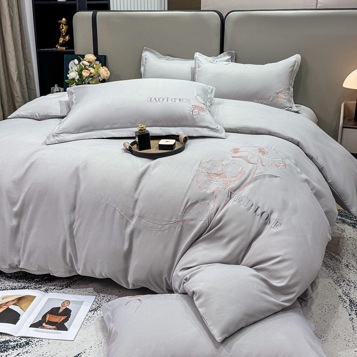 91家纺网 家纺一手货源 找家纺 悦织湾家纺 90克磨毛刺绣纯色四件套2025新款轻奢韩版公主风精致床上用品绣花亲肤水洗棉4件套 诗诺-浅灰