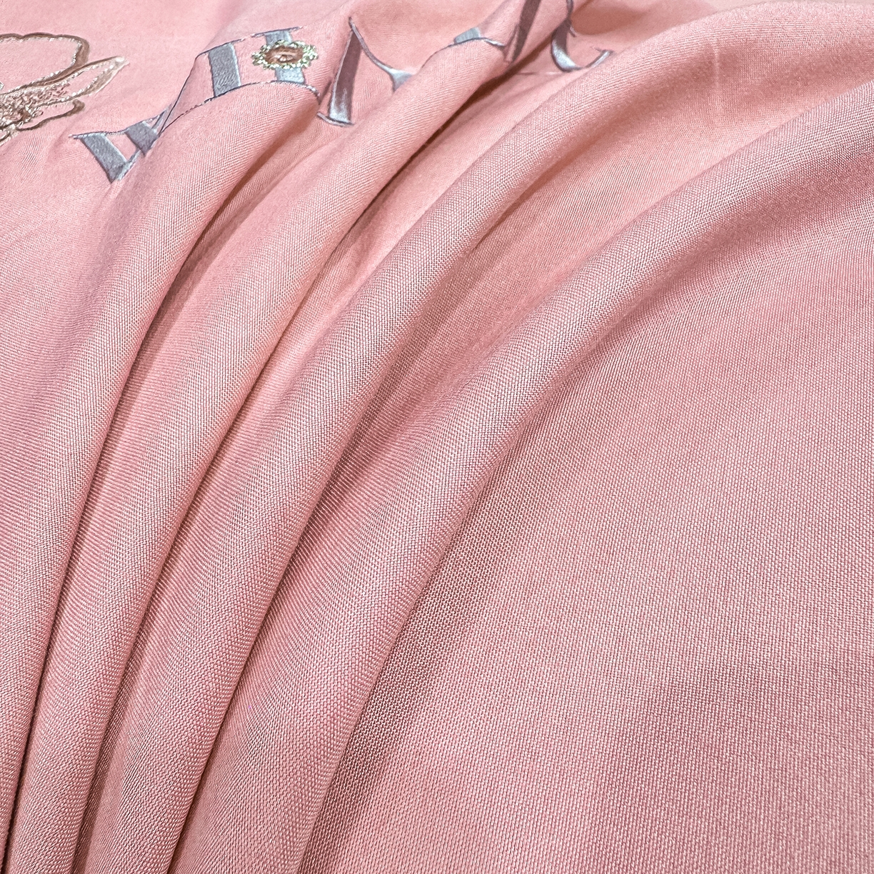 91家纺网 家纺一手货源 找家纺 悦织湾家纺 90克磨毛刺绣纯色四件套2025新款轻奢韩版公主风精致床上用品绣花亲肤水洗棉4件套 诗诺-玉色