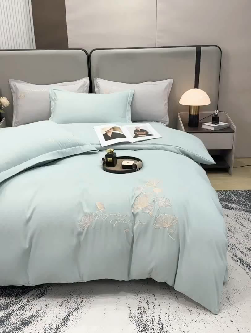 91家纺网 家纺一手货源 找家纺 悦织湾家纺 90克磨毛刺绣纯色四件套2025新款轻奢韩版公主风精致床上用品绣花亲肤水洗棉4件套 新银杏-湖蓝