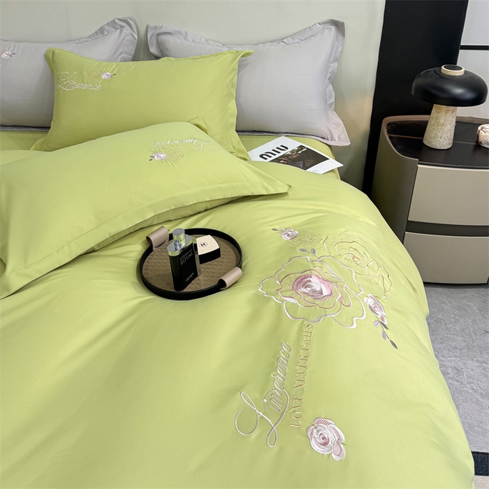 91家纺网 家纺一手货源 找家纺 悦织湾家纺 90克磨毛刺绣纯色四件套2025新款轻奢韩版公主风精致床上用品绣花亲肤水洗棉4件套 遇见-果绿