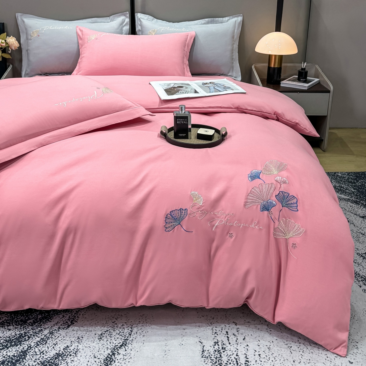 91家纺网 家纺一手货源 找家纺 悦织湾家纺 90克磨毛刺绣纯色四件套2025新款轻奢韩版公主风精致床上用品绣花亲肤水洗棉4件套 新银杏-粉色