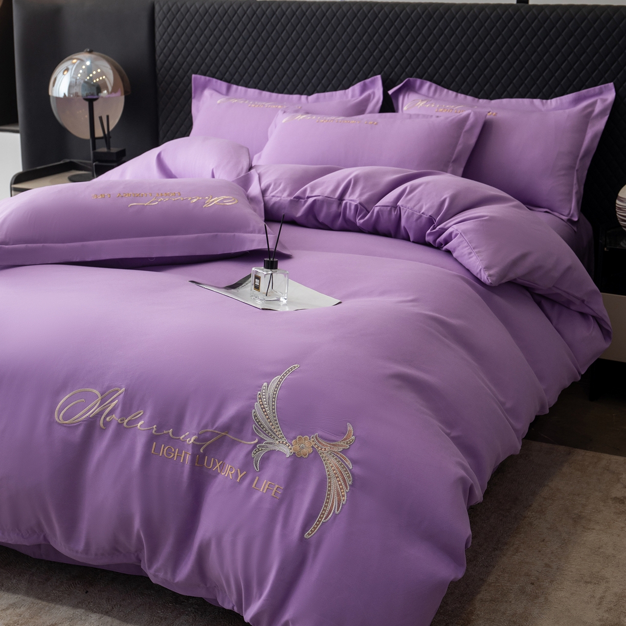 91家纺网 家纺一手货源 找家纺 悦织湾家纺 90克磨毛刺绣纯色四件套2025新款轻奢韩版公主风精致床上用品绣花亲肤水洗棉4件套 宽境-紫色