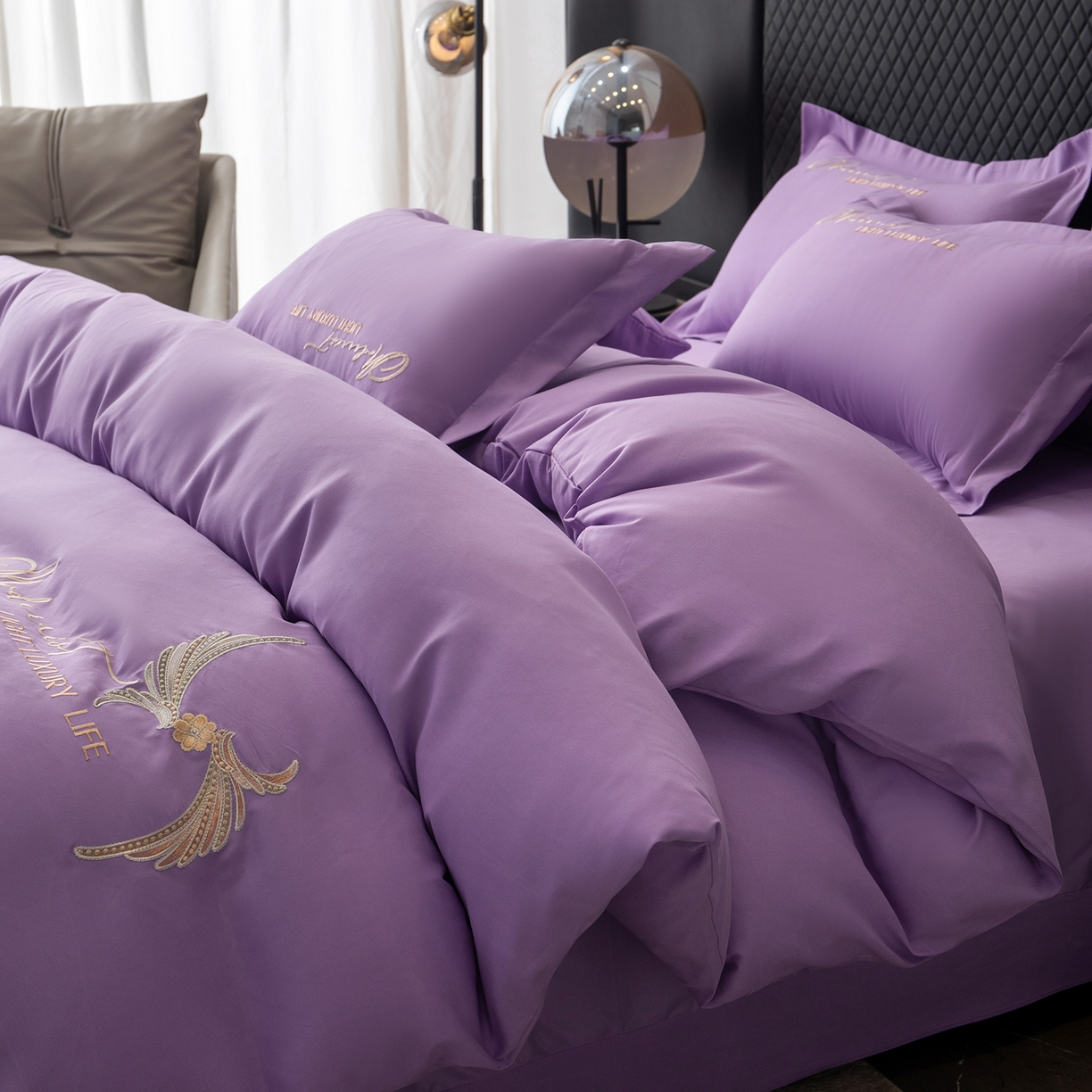 91家纺网 家纺一手货源 找家纺 悦织湾家纺 90克磨毛刺绣纯色四件套2025新款轻奢韩版公主风精致床上用品绣花亲肤水洗棉4件套 宽境-紫色