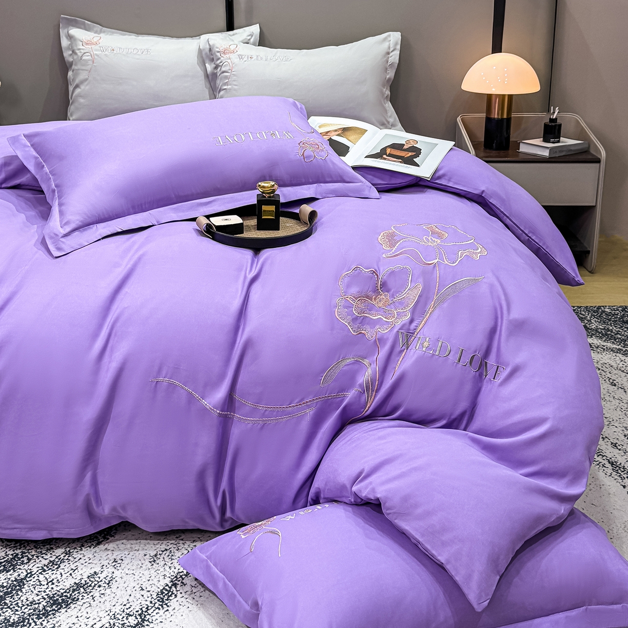 91家纺网 家纺一手货源 找家纺 悦织湾家纺 90克磨毛刺绣纯色四件套2025新款轻奢韩版公主风精致床上用品绣花亲肤水洗棉4件套 诗诺-紫色