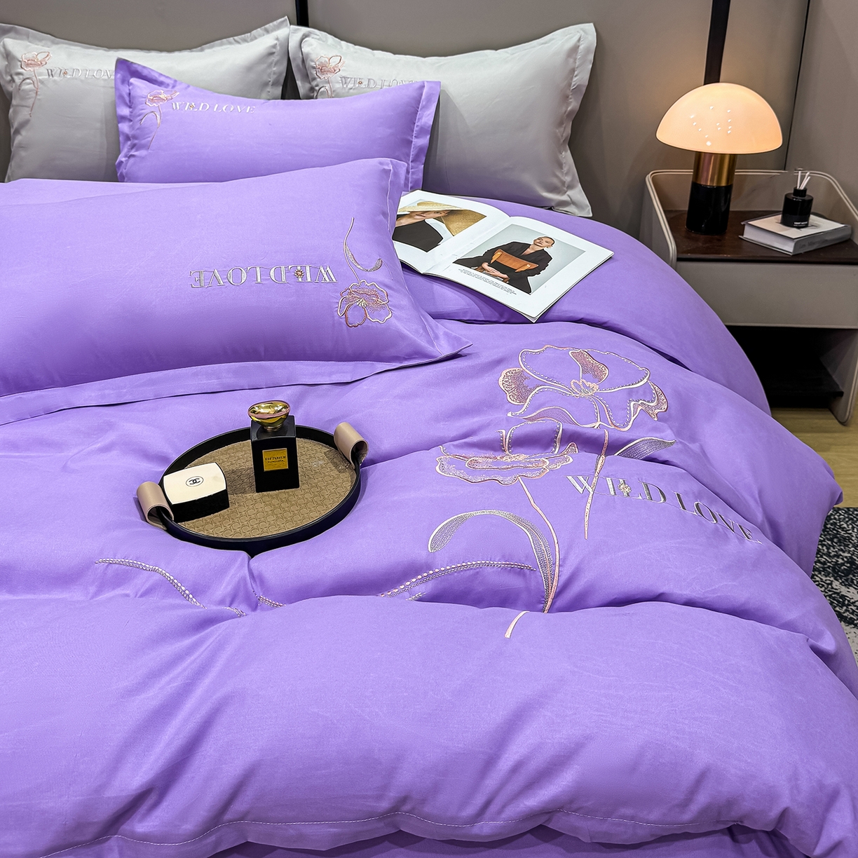 91家纺网 家纺一手货源 找家纺 悦织湾家纺 90克磨毛刺绣纯色四件套2025新款轻奢韩版公主风精致床上用品绣花亲肤水洗棉4件套 诗诺-紫色