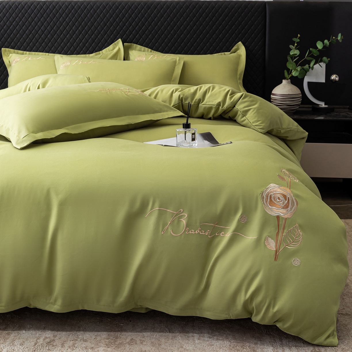 91家纺网 家纺一手货源 找家纺 悦织湾家纺 90克磨毛刺绣纯色四件套2025新款轻奢韩版公主风精致床上用品绣花亲肤水洗棉4件套 锐莎-果绿