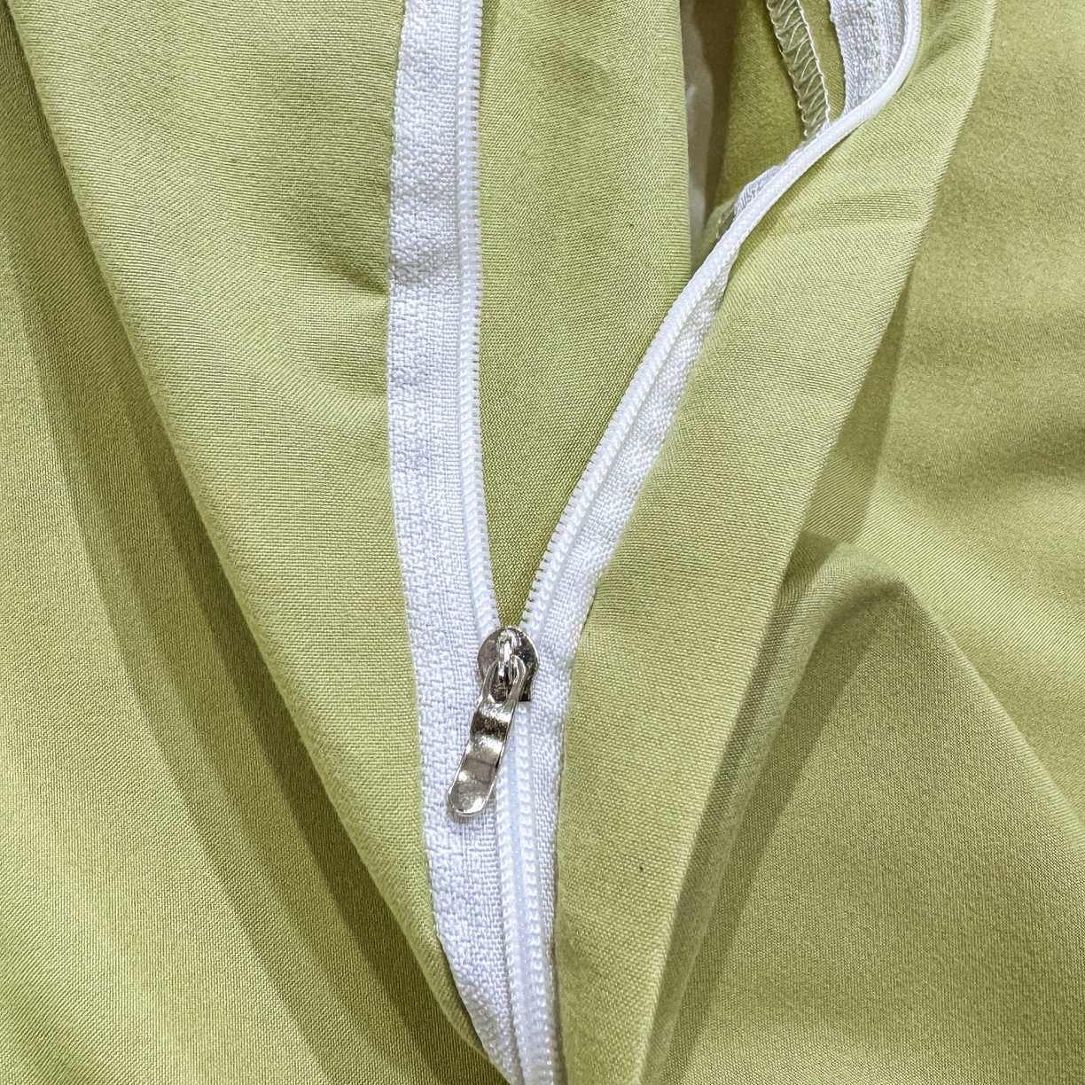 91家纺网 家纺一手货源 找家纺 悦织湾家纺 90克磨毛刺绣纯色四件套2025新款轻奢韩版公主风精致床上用品绣花亲肤水洗棉4件套 新银杏-果绿