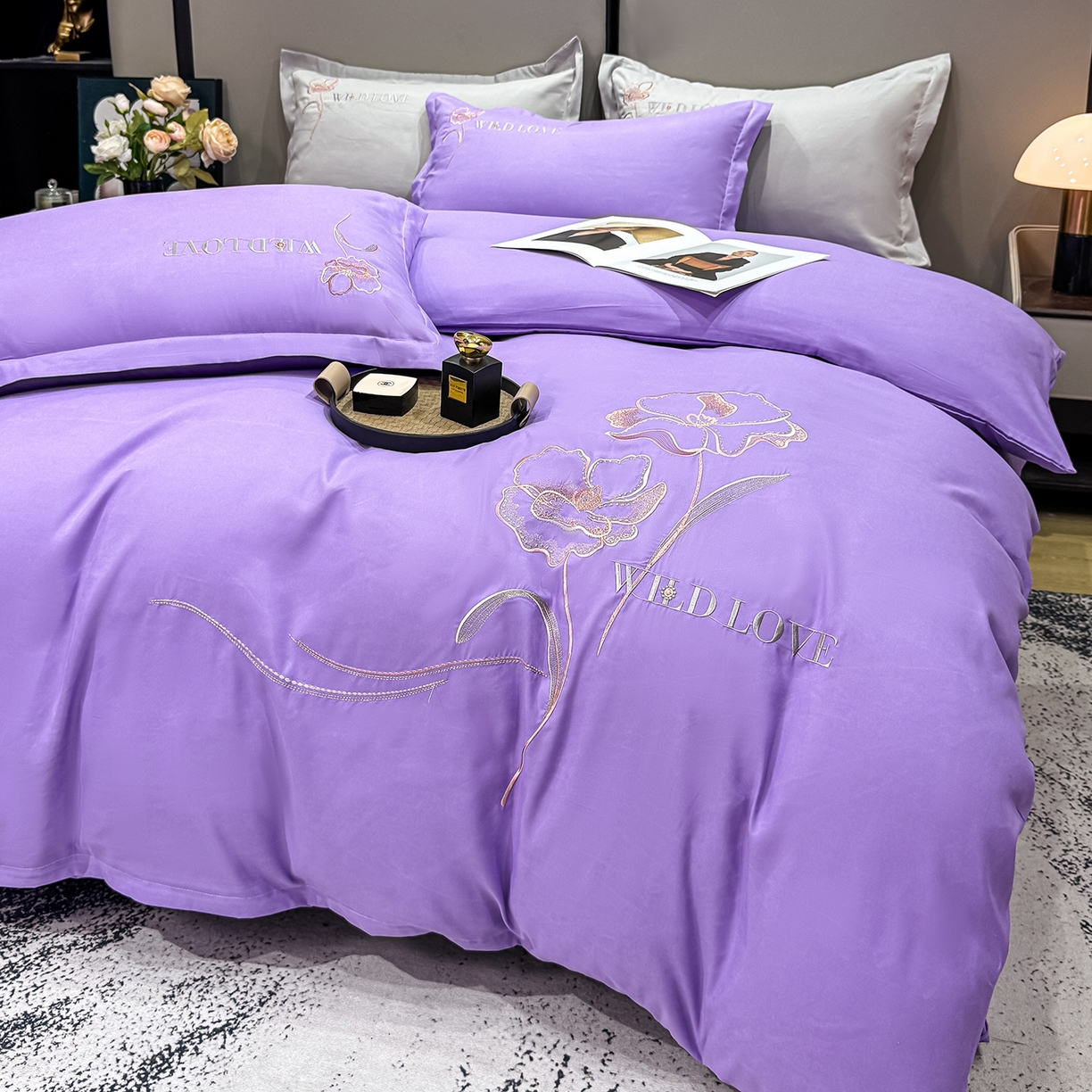 91家纺网 家纺一手货源 找家纺 悦织湾家纺 90克磨毛刺绣纯色四件套2025新款轻奢韩版公主风精致床上用品绣花亲肤水洗棉4件套 诗诺-紫色