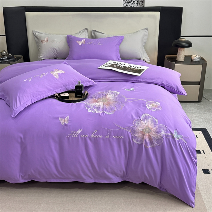 91家纺网 家纺一手货源 找家纺 悦织湾家纺 90克磨毛刺绣纯色四件套2025新款轻奢韩版公主风精致床上用品绣花亲肤水洗棉4件套 琪亚娜-紫色