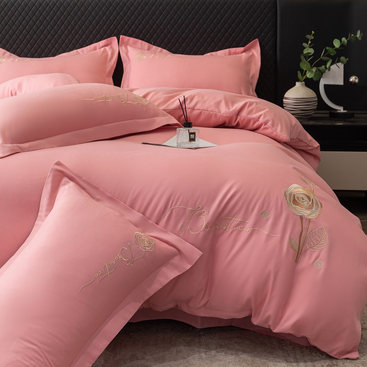 91家纺网 家纺一手货源 找家纺 悦织湾家纺 90克磨毛刺绣纯色四件套2025新款轻奢韩版公主风精致床上用品绣花亲肤水洗棉4件套 锐莎-玉色