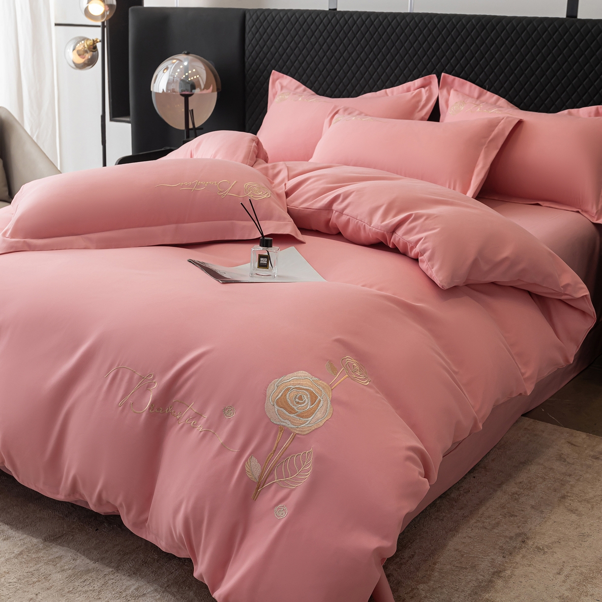 91家纺网 家纺一手货源 找家纺 悦织湾家纺 90克磨毛刺绣纯色四件套2025新款轻奢韩版公主风精致床上用品绣花亲肤水洗棉4件套 锐莎-玉色