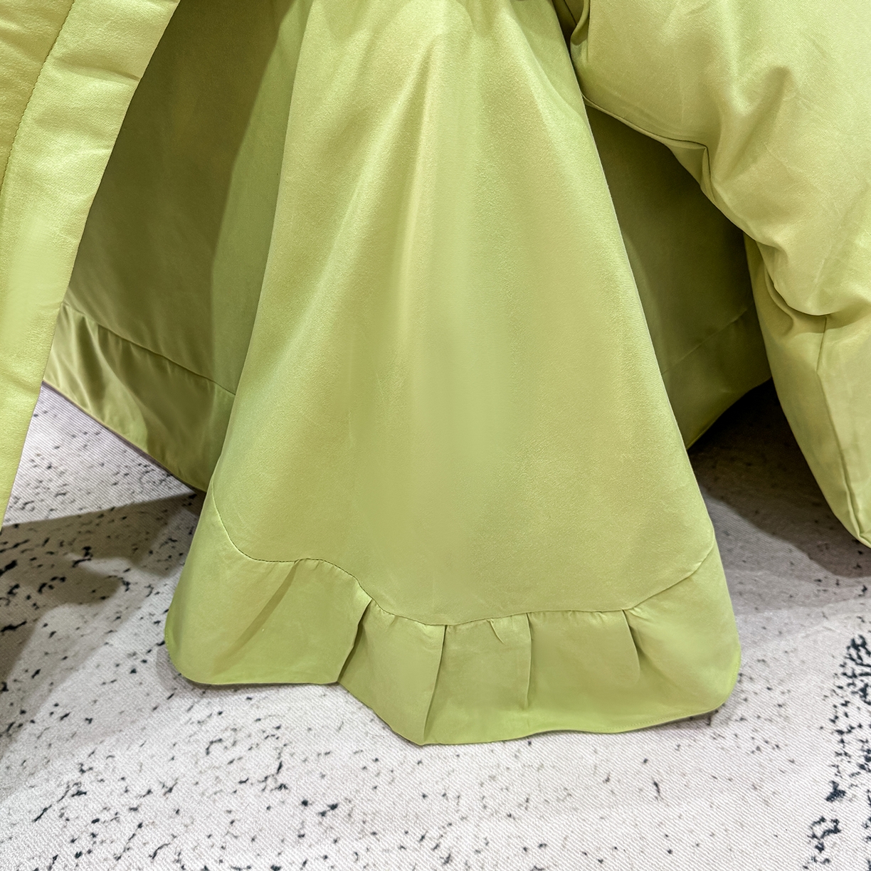 91家纺网 家纺一手货源 找家纺 悦织湾家纺 90克磨毛刺绣纯色四件套2025新款轻奢韩版公主风精致床上用品绣花亲肤水洗棉4件套 诗诺-果绿