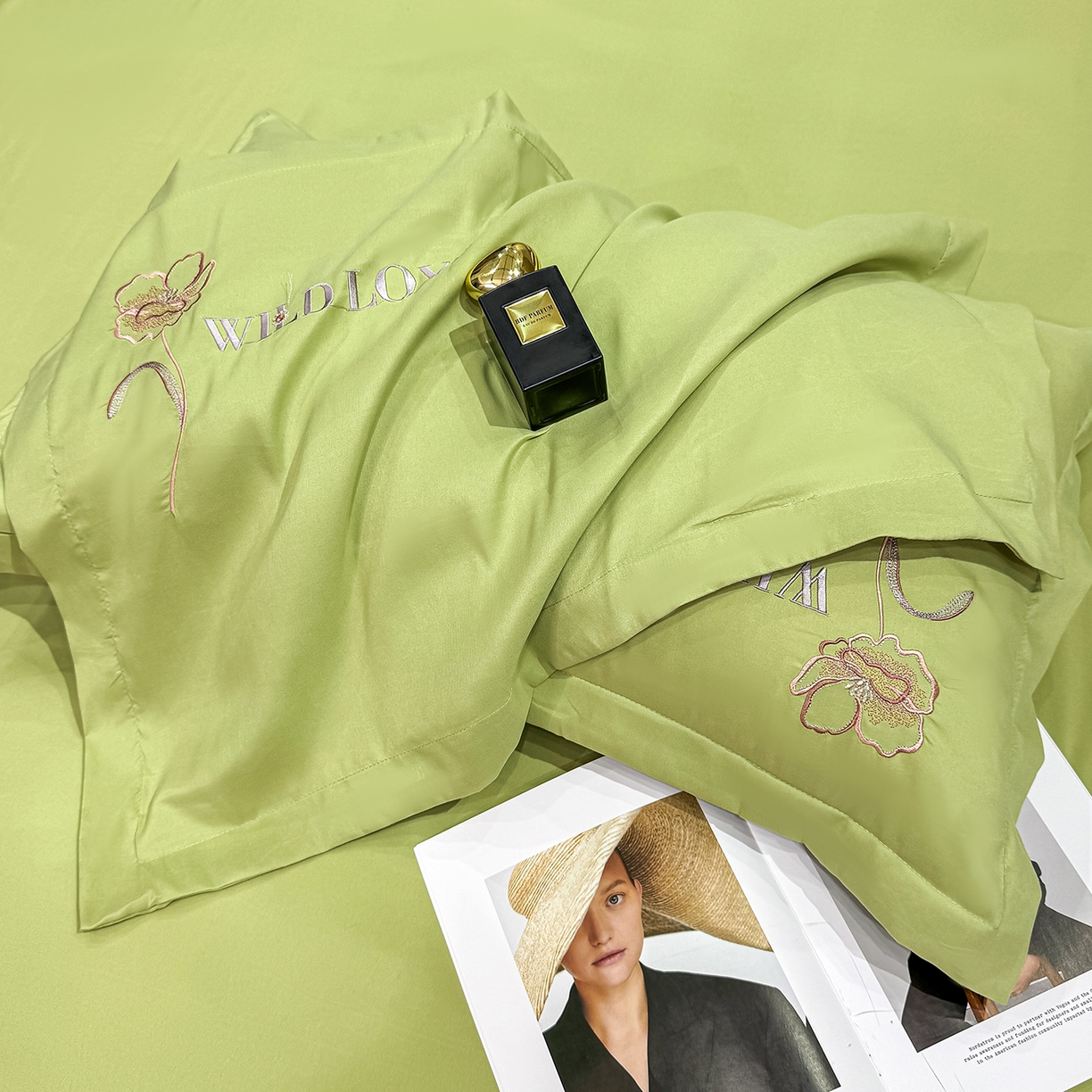 91家纺网 家纺一手货源 找家纺 悦织湾家纺 90克磨毛刺绣纯色四件套2025新款轻奢韩版公主风精致床上用品绣花亲肤水洗棉4件套 诗诺-果绿