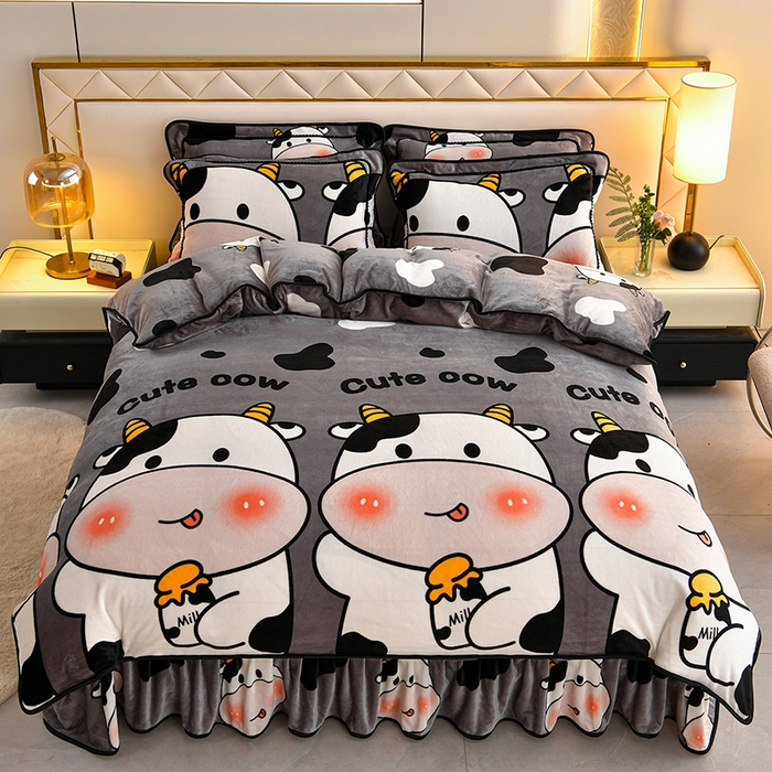 91家纺网 家纺一手货源 找家纺 硕喜 2025新款新8.5斤法莱绒四件套珊瑚牛奶金貂绒四件套床裙款 奶牛