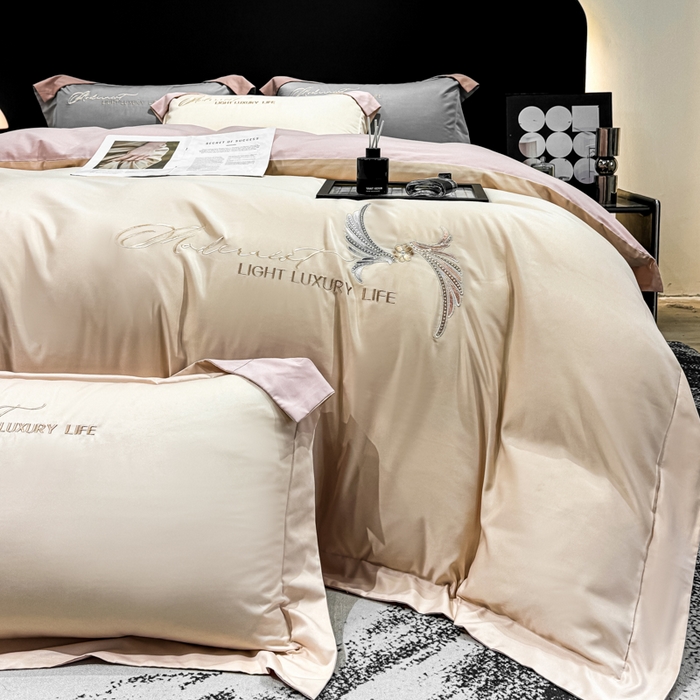 91家纺网 家纺一手货源 找家纺 悦织湾家纺 亲肤120克水洗棉磨毛刺绣纯色四件套2025新款轻奢韩版公主风精致床上用品绣花4件套 宽境香槟