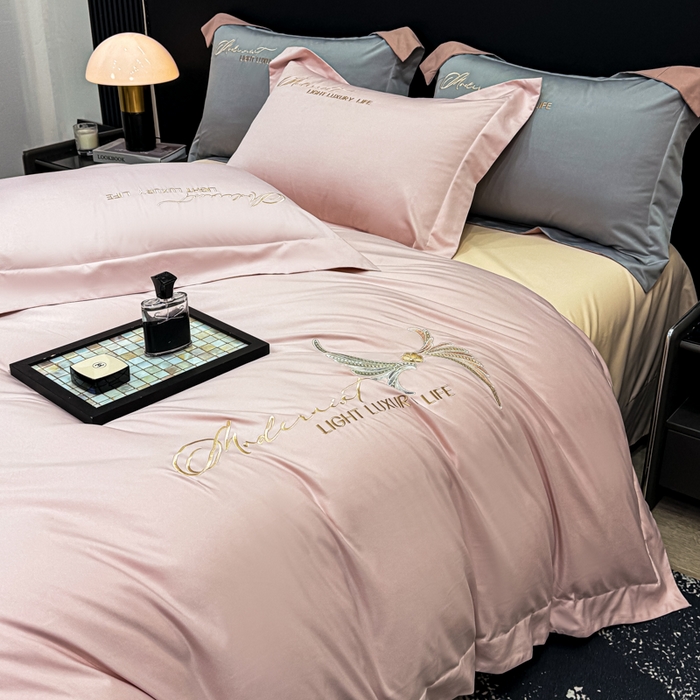 91家纺网 家纺一手货源 找家纺 悦织湾家纺 亲肤120克水洗棉磨毛刺绣纯色四件套2025新款轻奢韩版公主风精致床上用品绣花4件套 宽境粉玉