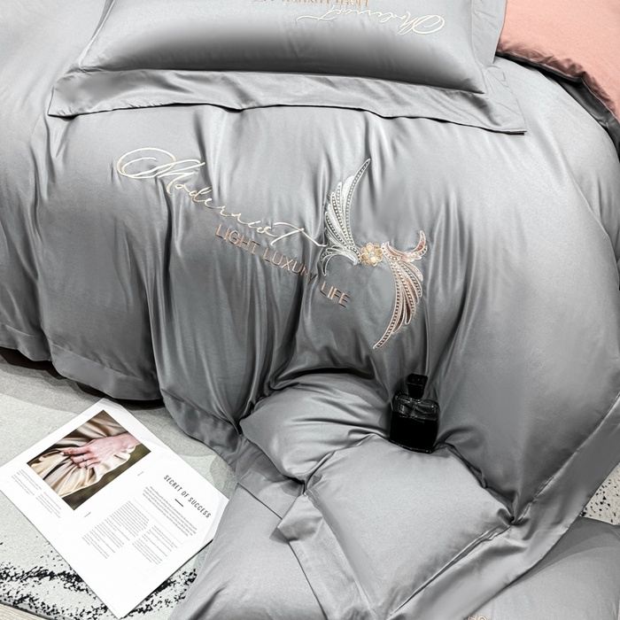 91家纺网 家纺一手货源 找家纺 悦织湾家纺 亲肤120克水洗棉磨毛刺绣纯色四件套2025新款轻奢韩版公主风精致床上用品绣花4件套 宽境灰色