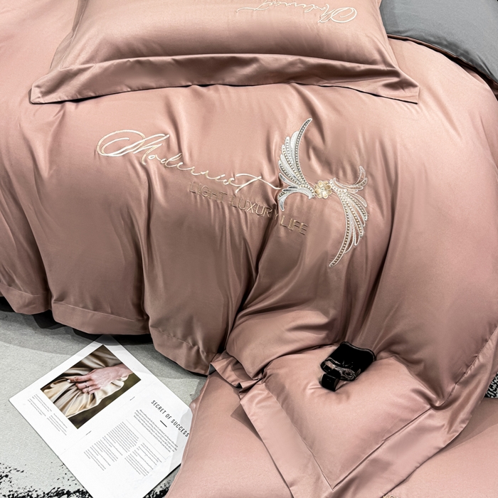 91家纺网 家纺一手货源 找家纺 悦织湾家纺 亲肤120克水洗棉磨毛刺绣纯色四件套2025新款轻奢韩版公主风精致床上用品绣花4件套 宽境豆沙