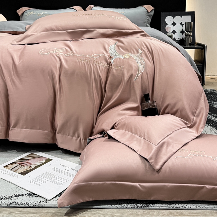 91家纺网 家纺一手货源 找家纺 悦织湾家纺 亲肤120克水洗棉磨毛刺绣纯色四件套2025新款轻奢韩版公主风精致床上用品绣花4件套 宽境豆沙