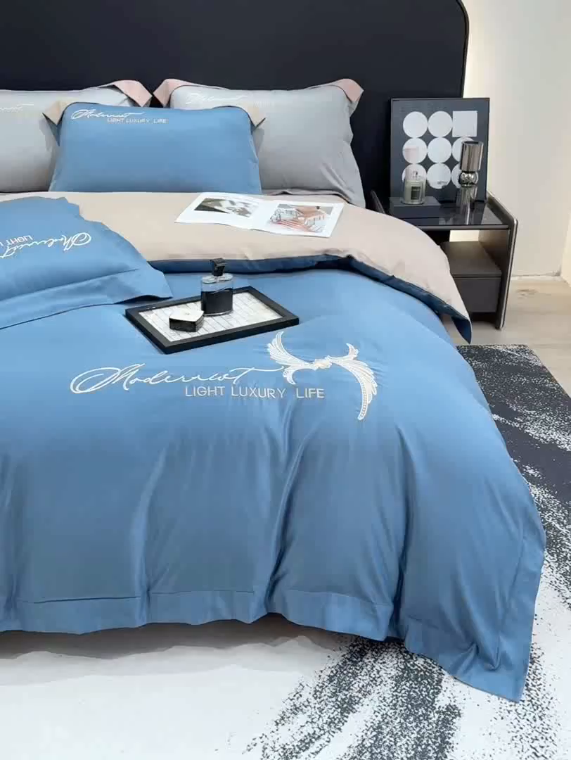 91家纺网 家纺一手货源 找家纺 悦织湾家纺 亲肤120克水洗棉磨毛刺绣纯色四件套2025新款轻奢韩版公主风精致床上用品绣花4件套 宽境宾利蓝